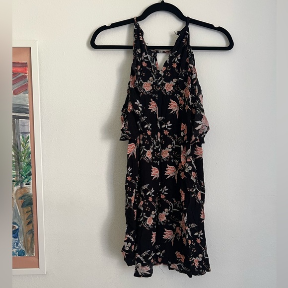 Floral Top with Draped Sleeve Detail - Picture 3 of 5